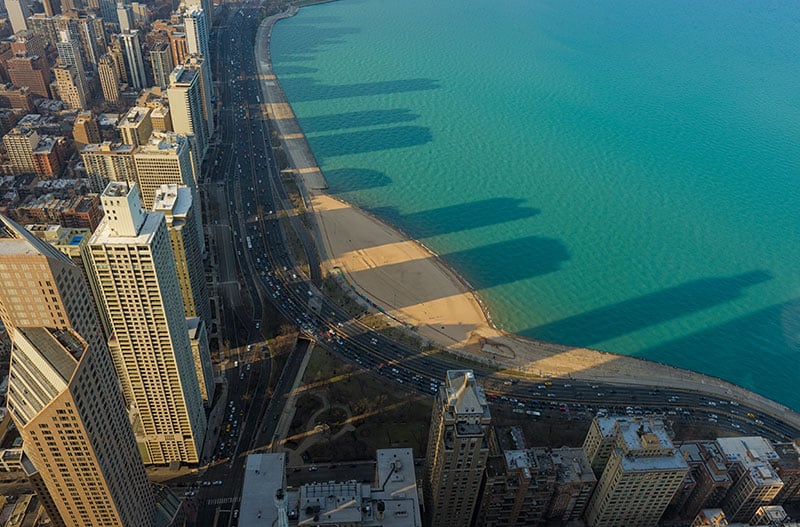 lake-michigan-clear-lake-chicago-skyscrapers